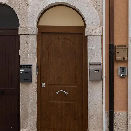 Peter & Dove's House מולה די בארי