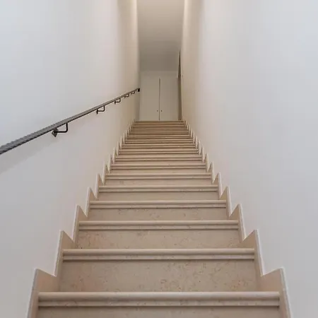 לינה וארוחת בוקר Peter & Dove's House *