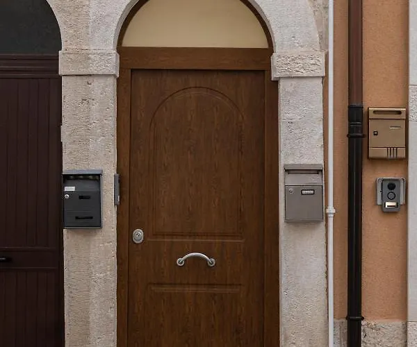 Peter & Dove's House מולה די בארי